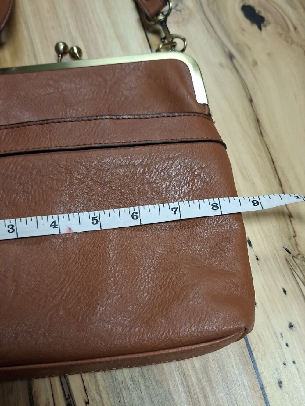 Bueno Tan Kiss-Lock Crossbody Bag - Picture 4 of 6